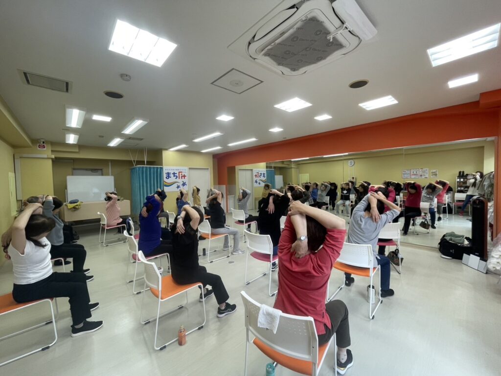 川崎スタジオの健康体操レッスンの様子