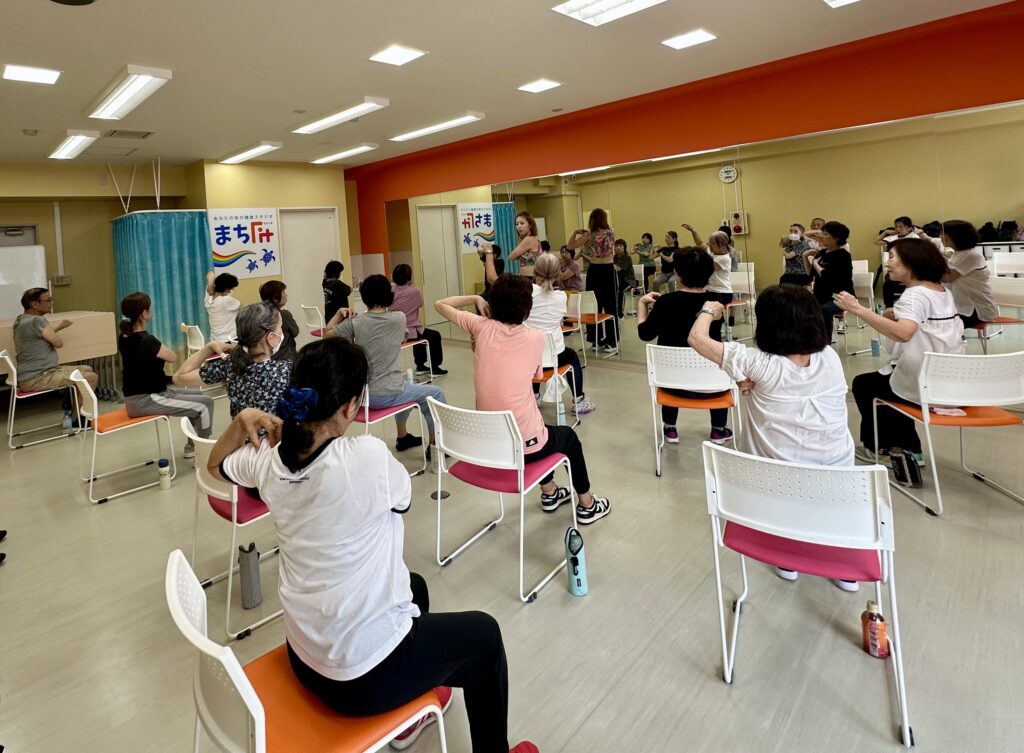 川崎スタジオのストレッチレッスンの様子